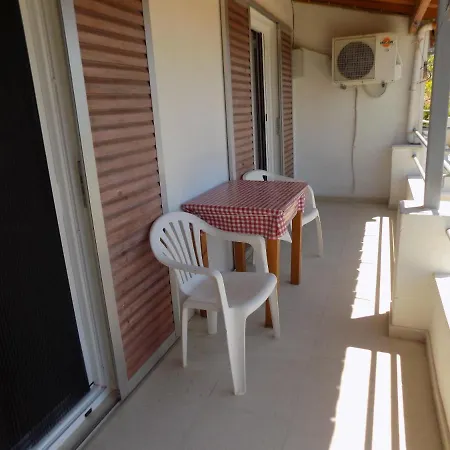 Elli - Nikos Apartament *