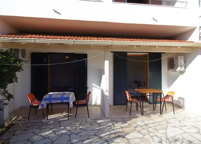 Elli - Nikos Apartment Ýpsos